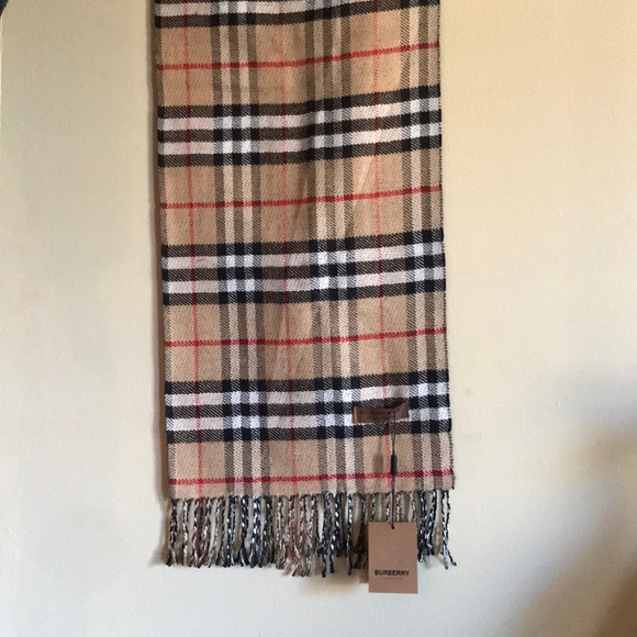 Burberry Scarf - Picture 3 of 3